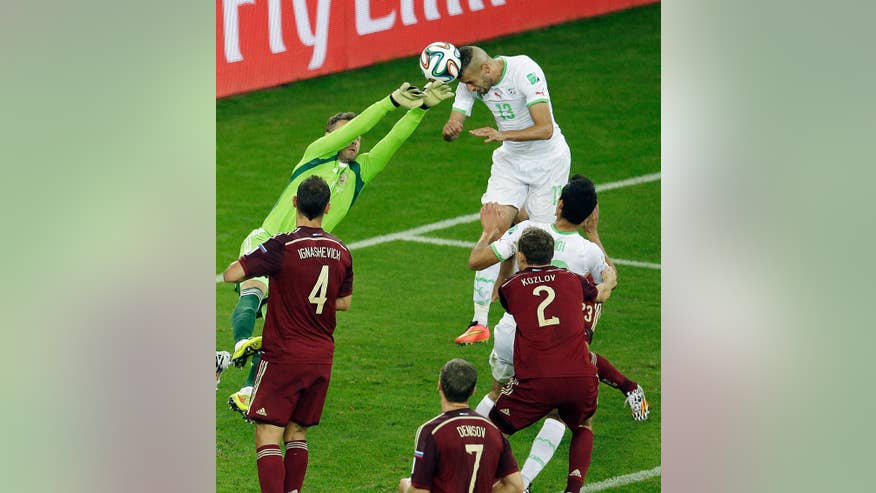 APTOPIX Brazil Soccer WCup Algeria Russia-1.jpg